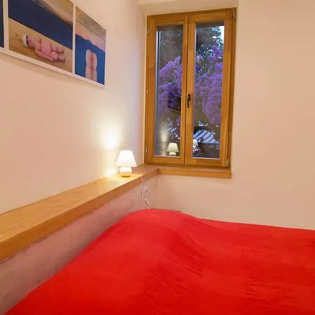 Apartment Traces Split Room photo